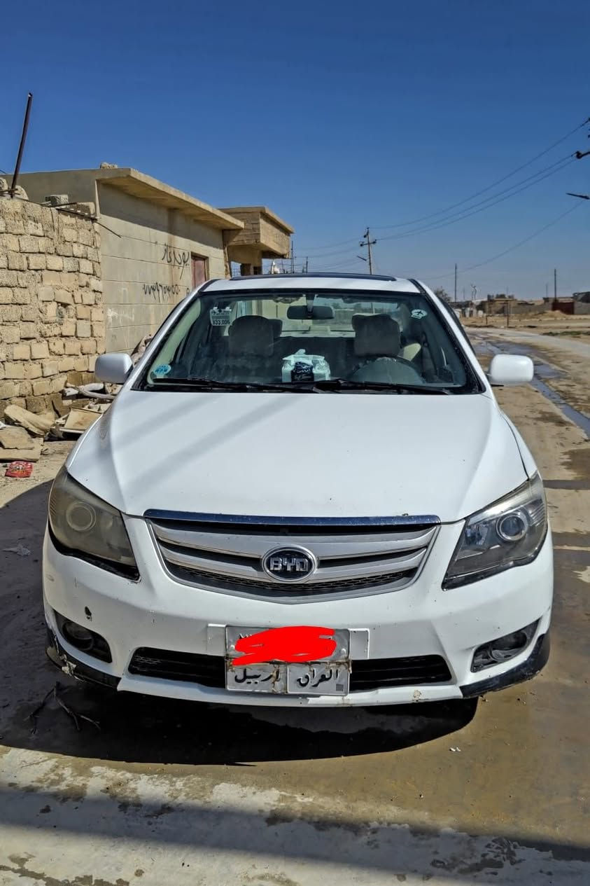 السلام عليكم ورحمة الله وبركاته 
للبيع: BYD F3
الموديل: [: 2014]
اللوحة: أربيل (العراق)
بصمه حساس تحكم كلها شغاله
اللون: أبيض ملكي
المواصفات الأساسية:
فتحة سقف
محرك اقتصادي ونشط جداً كير
التبريد (المكيف) شغال وممتاز
صالون وداخلية نظيفة وجاهزة
الوضع الميكانيكي: السيارة بحالة جيدة جداً، محرك وگير وجاهزية تامة، ومسرفسة بالكامل (جاهزة للركوب وما تحتاج أي مصاريف فورية). بيها صبغ جاملغ خلفي وامامي بدون دواخل 
مكان التواجد: [: الموصل]
السعر 60، يرجى التواصل عبر الخاص أو الاتصال على الرقم: ‏‪***********‬‏

