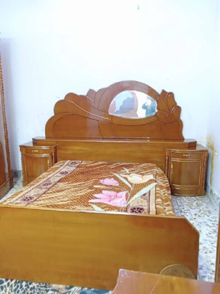 غرفه تسكام حله شارع 80 مليون وبيها مجال الاستفسار ***********او ***********
