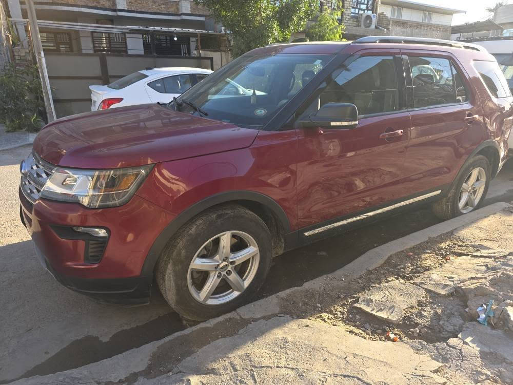 فورد اكسبلور XLT 2019  رقم بغداد، سعرها 153 مبدل بنيد فقط سنوية باسمي ماشية96000km نواقصها فريز تبريد فقط مكفولة كير ومحرك ودواخل كهربائيات كلوب الايرباك مشتغل وبيها تكحيلات.. مكانها حي العامل *********** بغداد, العراق
