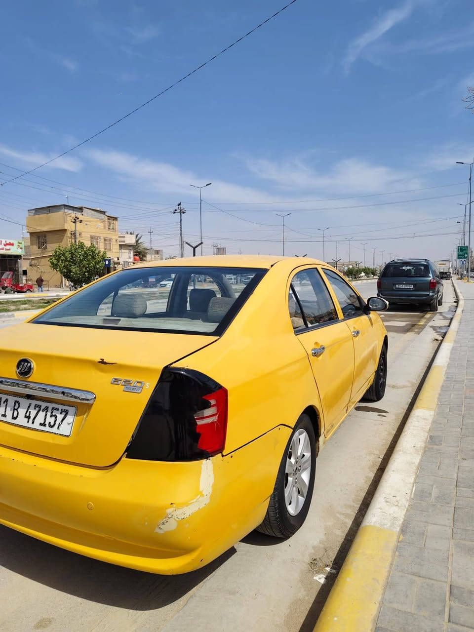 ليفان موديل 2011 
مكفولة من الحادث فقط بنيد طخة بسيطة 
مصبوغ  السعر 42
***********

 السيارة بسمي
