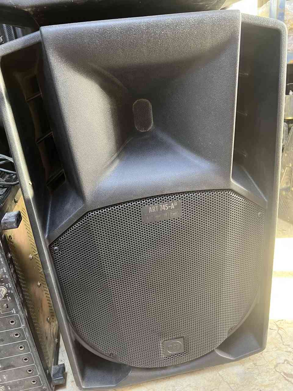 اجهزه وسبيكرات اصليه للبيع العنوان بغداد التفاصيل داخل الصور 
***********
