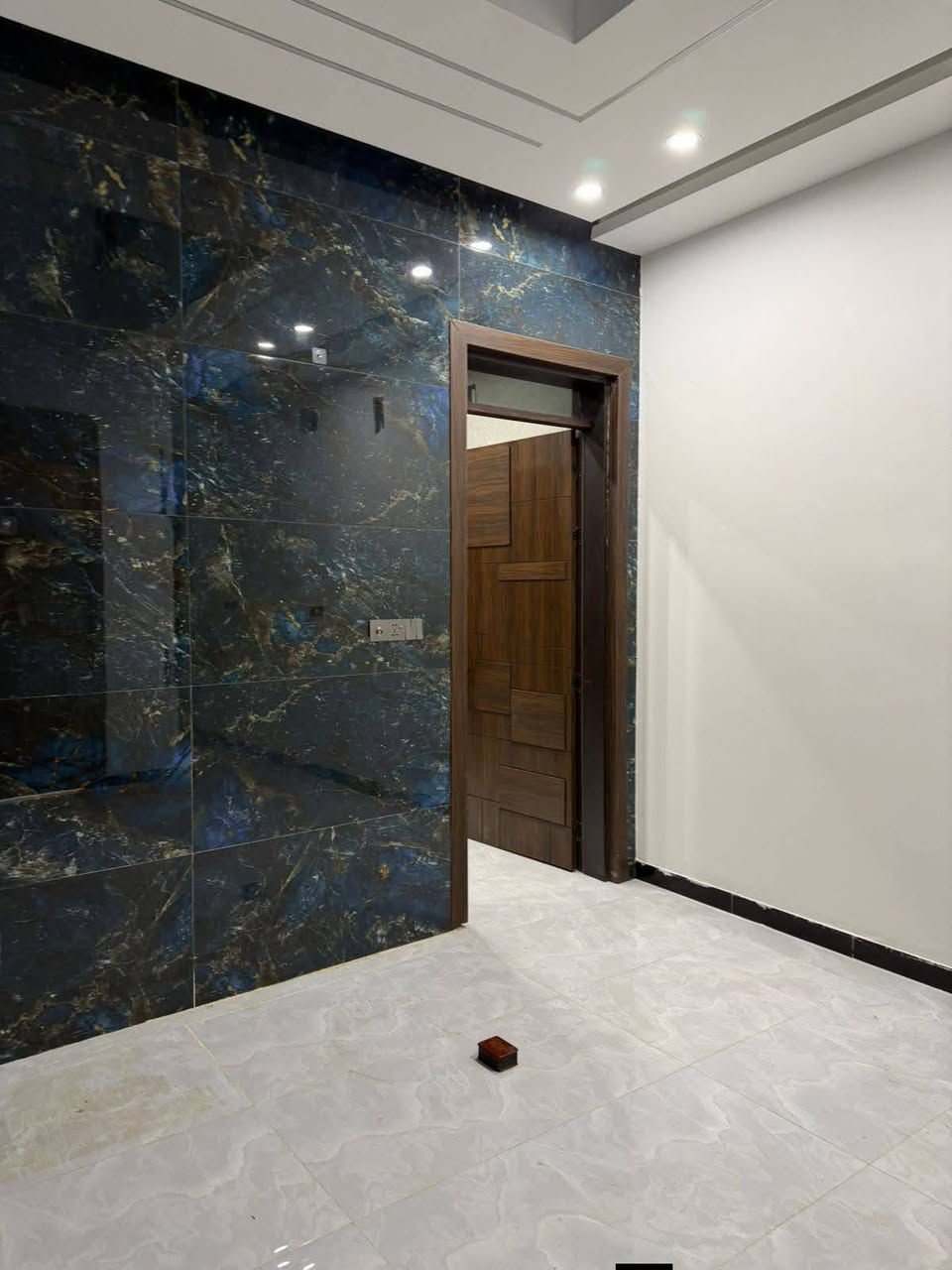 دار للايجار .....حي القادسيه 

١٠٠م زيرو جديد غير مستخدم 
شارع ١٥م مفتوح على ثابت ومفتوح عالزهور
الايجار الشهري ٨٥٠.٠٠٠ ألف 
مع مجال بسيط اذا كان الدفع سنوي .
***********
