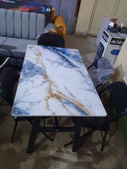 معرض تكريت للاثاث المنزلي للجمله والمفرد
يتوفر ميز طعام 4 كراسي يتوفر جميع انواع وللوان مختلفه ويتوفر لدينا توصيل وبسعار جمله عنوان لمعرض 

تكريت شارع الزهور لحولي مقابل مدرسه كنوز لهليه مجاور مجمع رداد للنشائيه محل ابو عبد الله 🥰🌹 

للاستفسار اكثر تصال على الرقم الهاتف او مراسله ع واتساب 
***********
*********** واتساب
