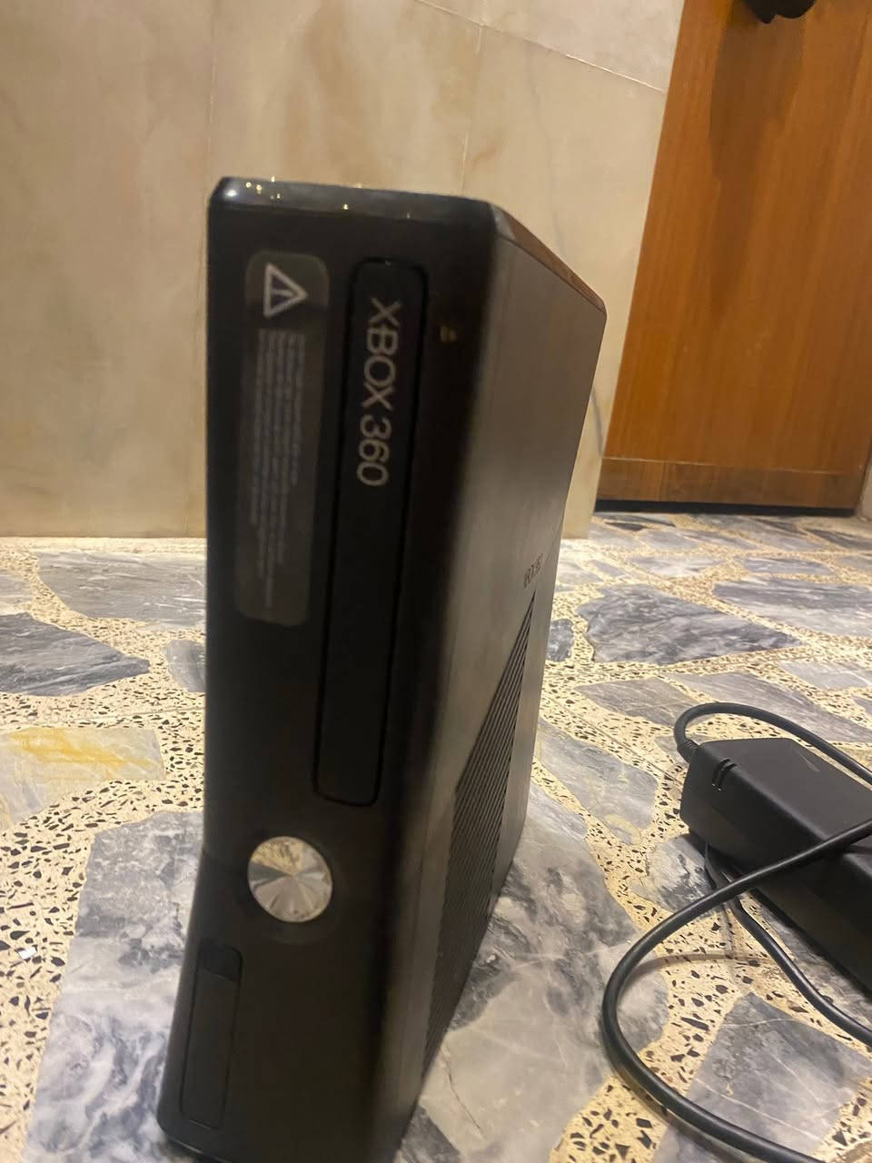 السلام عليكم xbox360 للبيع بي 150 لعبةةة
هارد 250 گيگه
كامل ملحقات يدة ويا اصليه + بطاريه وشاحنتها ممستعمله بعدها الجهاز امانة الله نضيف واني جنت ضامه 
سعره 115 وبي مجال
 مكاني بغداد الدوره 
*********** واتساب
