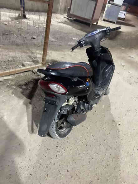 السلام عليكم للبيع ماكس قجمة نضيف مكينة ما مفتوحة جديد نكرة سلف شلعة ومعدل السعر 400 مكان بغداد رقم الهاتف ***********
