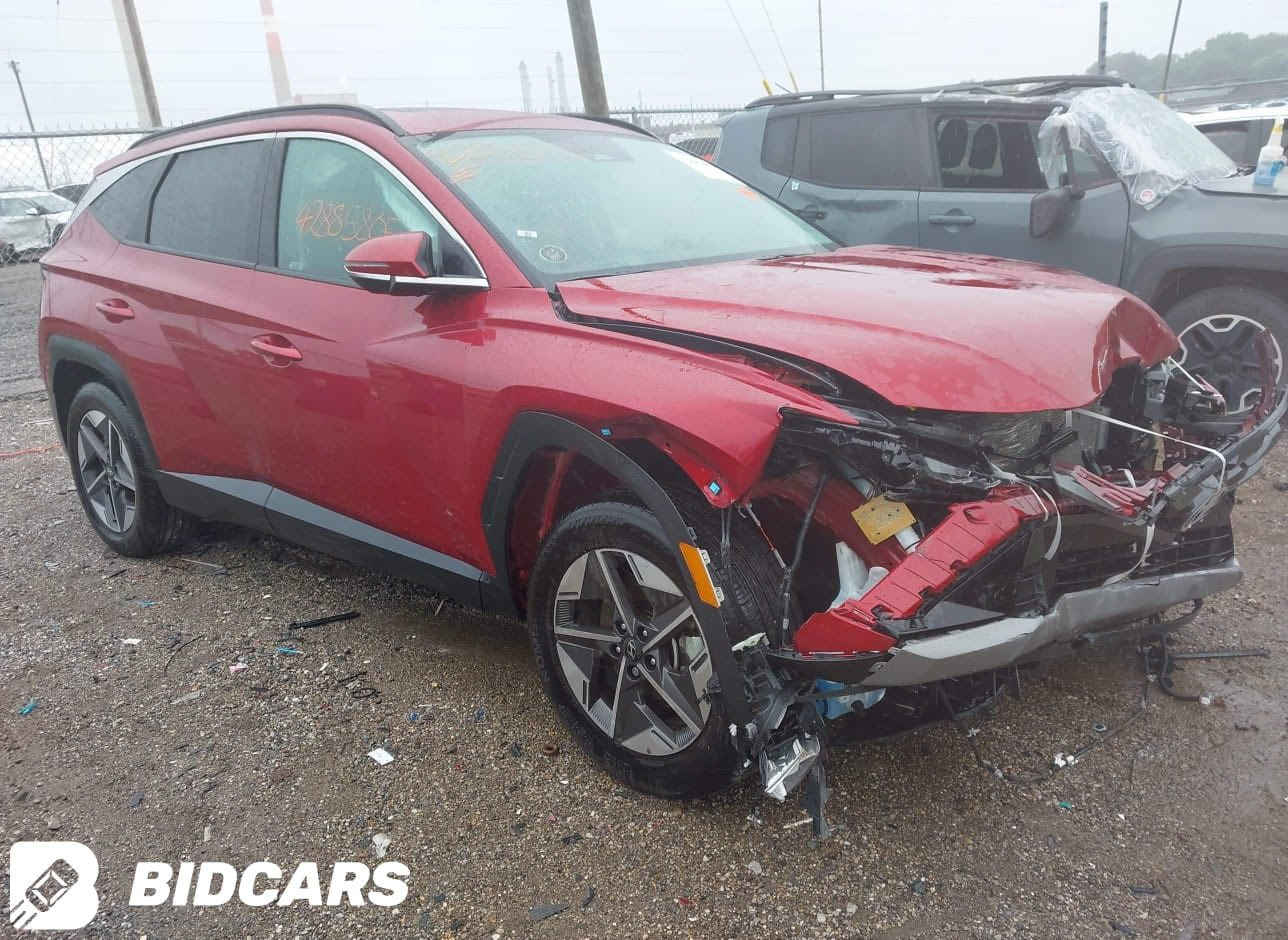 السلام عليكم 
توكسان موديل 25
واصل عمان حره التفاصيل كلها موجوده داخل الفديو صور امريكا موجوده فول مواصفات 
السعر 155
التواصل 
***********
