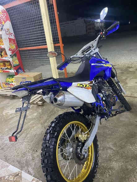 لسلام عليكم قفاز كاويار موديل 2025كلو شقال ماعايزو كلشي وضع شركه محرك 200ccوزن ثقيل باب اول السعر 1100مليون او ميه مكاني كياره امام غربي ***********
