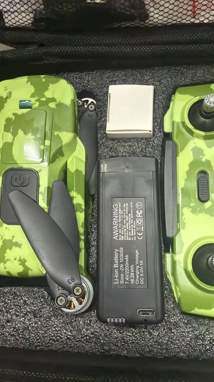 درون جديده ٤ بطاريات وبيها هواي موصفات شاشه ***********
