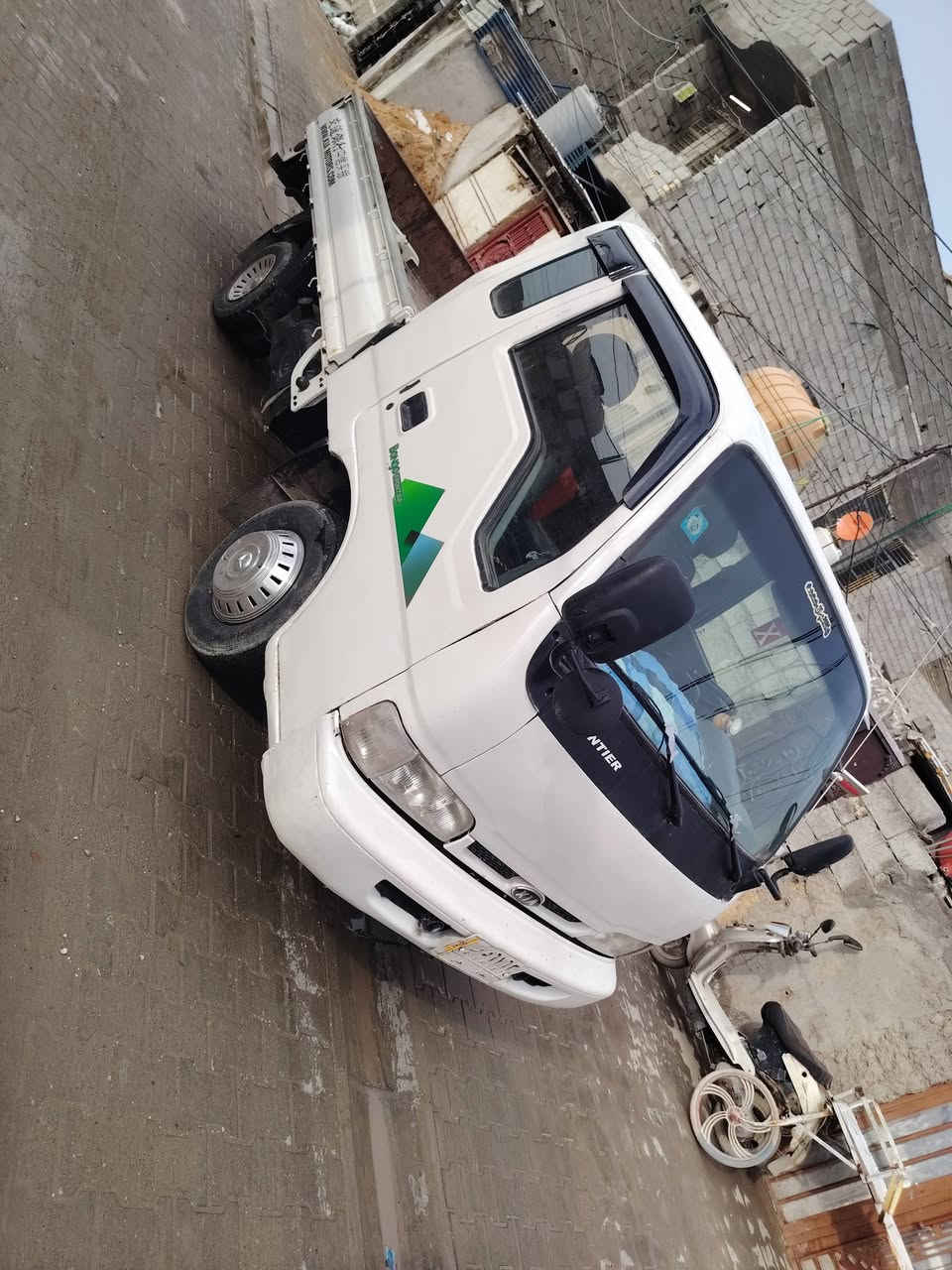 سلام عليكم سياره فنتيره موديل ٢٠٠٠ السياره جاهزه من كلشي كير مكينه صدر جاهزه تحويل مباشر السعر ٥٠ وبيهه مجال بسيط مكاني بغداد الشعب رقمي ***********
