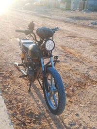 دراجه شاينينغ 23 رقم وسنويه رايده بمليون و350 وبيها مجال 07884597895