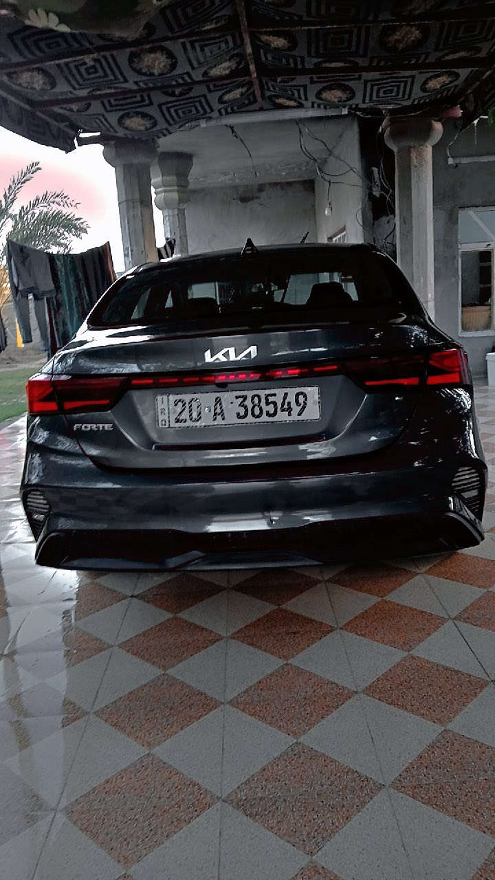 السلام عليكم كيا فورتي موديل 2024 ماشية 39 ألف بيها قطعتين صبغ وبيها باب بارد  بدون داخل المكان ديالى بعقوبه ‭٠٧٧٣ ٢٥٠ ٨٩٠٥‬

