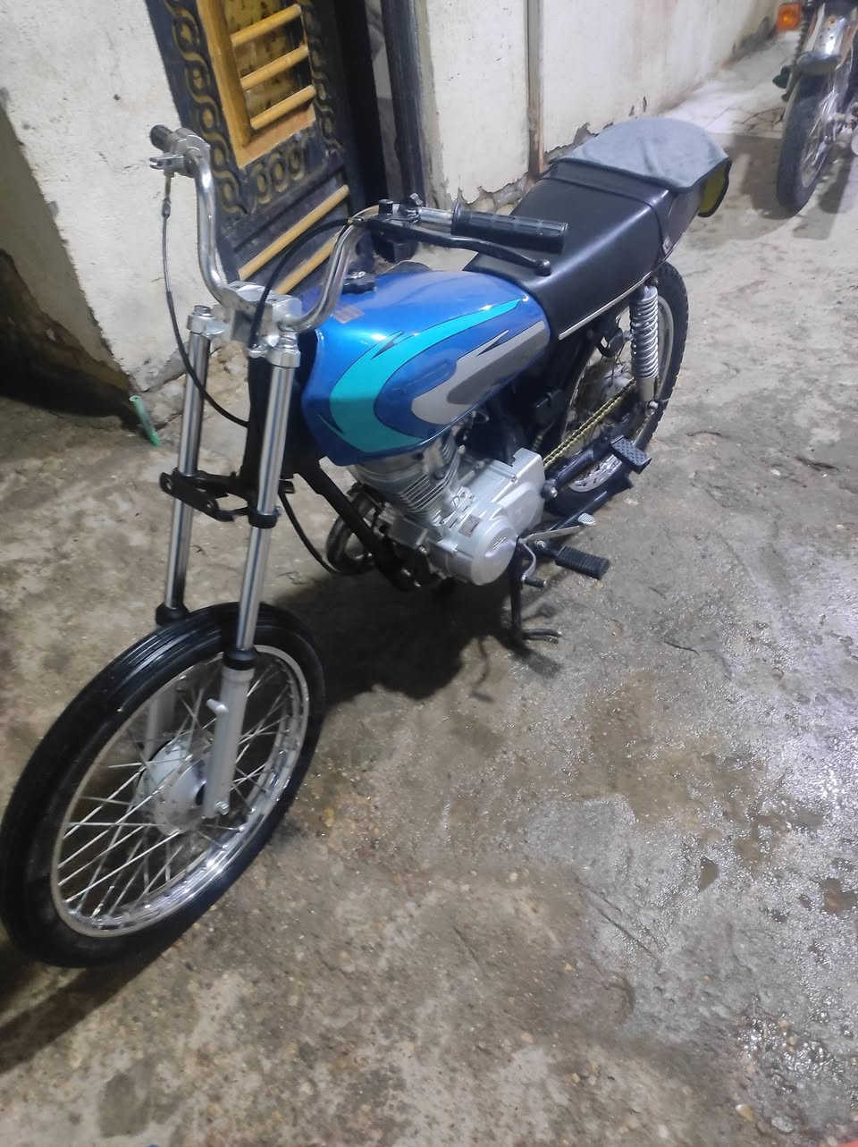 السعر 500 ابو كاني ماجديه شارع الملعب بدون اوراق وبيها مجال ***********✌️✈️❤️
