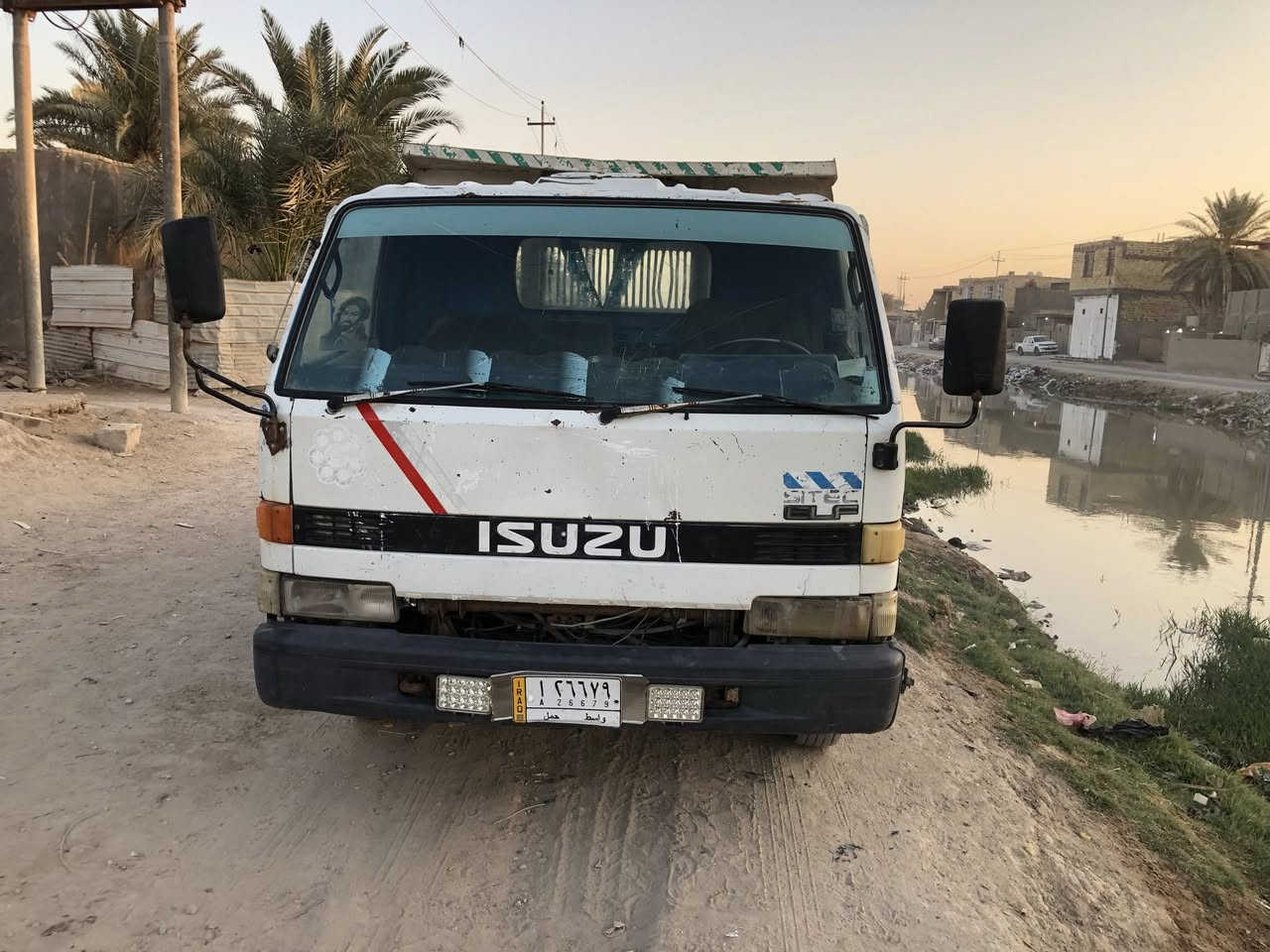 للبيع ازوزة مديل1992رقم واسط  الماني السعر65ورقة***********
