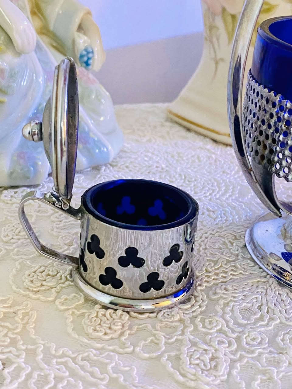 ⁨ مجموعة #كوبالت انتيك ✨
قياس الكبير7*8 سم
سعر المجموعة 10 الاف 

.
.

‎للطلب والاستفسار مراسلة الصفحة 💌💌
‎يوجد خدمة توصيل لكافة المحافظات🚕🚕
‎بغداد 5
المحافظات 8

.
.
.
.
.
.

‎#  #انتيكات #كوب #انتيكات_تحف فنتج بيجات_عراقية


**إذا كنت صاحب هذا الإعلان وتريد حذفه لأي سبب، رجاءا أرسل رسالة إلى الدعم الفني**