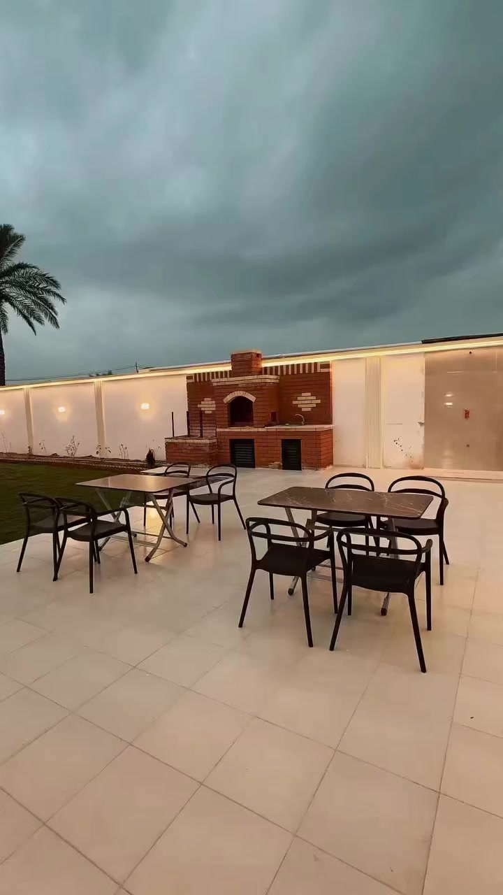 تتوفر مزرعه للايجار اليومي
بنظام شتائي مسبح مغلق حار 
المكان الدوره البوعيثه 
يتوفر فيها كامل الخدمات
موثقه في التطبيق
سعر الشفت (١٠٠) الف 
للاستفسار ***********
