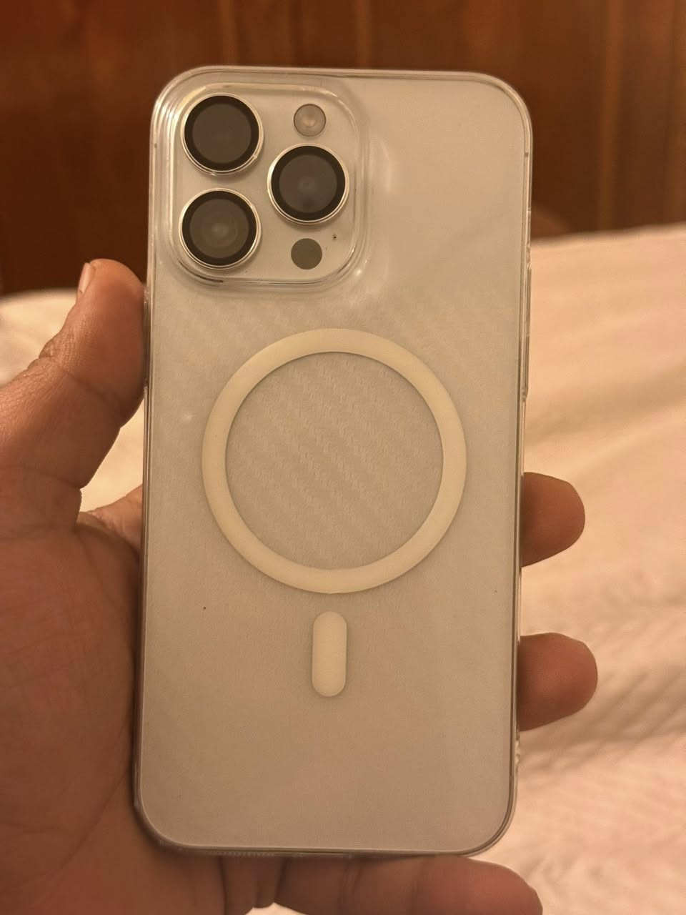 السلام عليكم 
14 برو ماكس للبيع 
ذاكره 256
بطاريه 94
الجهاز فقط بي غواش بل عدسه مال الكامره 
الجهاز ممفتوح 
عربي شرق اوسط 
***********
