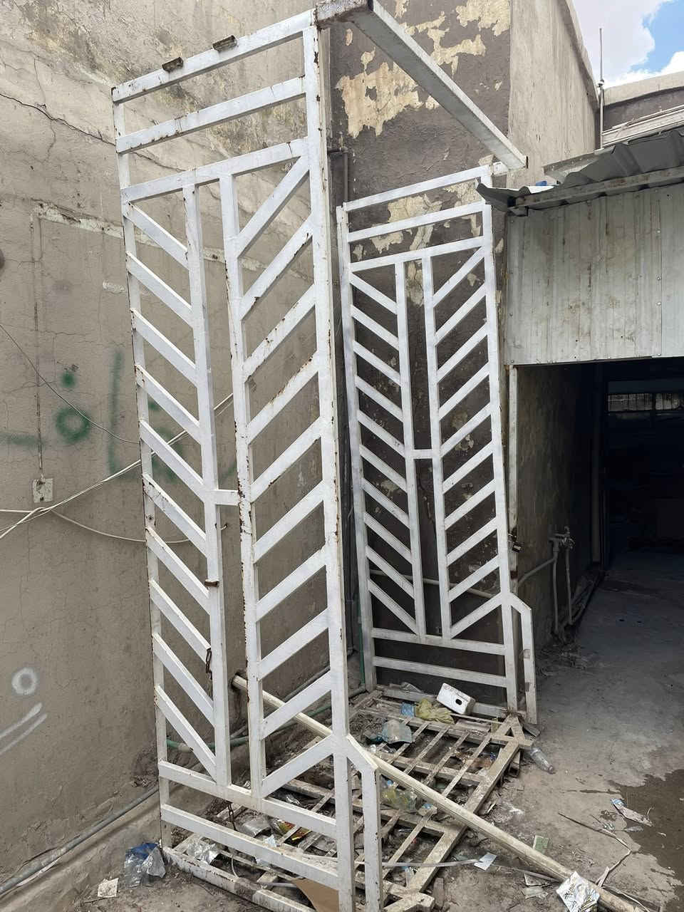 محجر كيا للبيع بسعر 120 وبي مجال مكاني كركوك ***********
