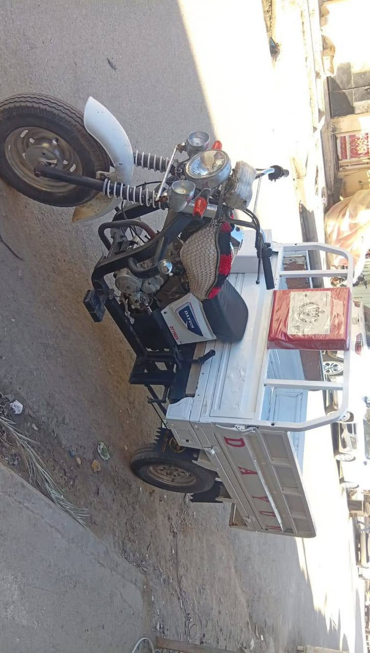 سلام عليكم
شباب ستوته دايون للبيع 
مديل 2012 معمره اوراق اصوليه 
محرك مفتوح 
مكاني الناصريه مركز اخوان انه مكلف بل النشر
سعرها 1350 مليون شراي يتصل على الرقم 
***********
