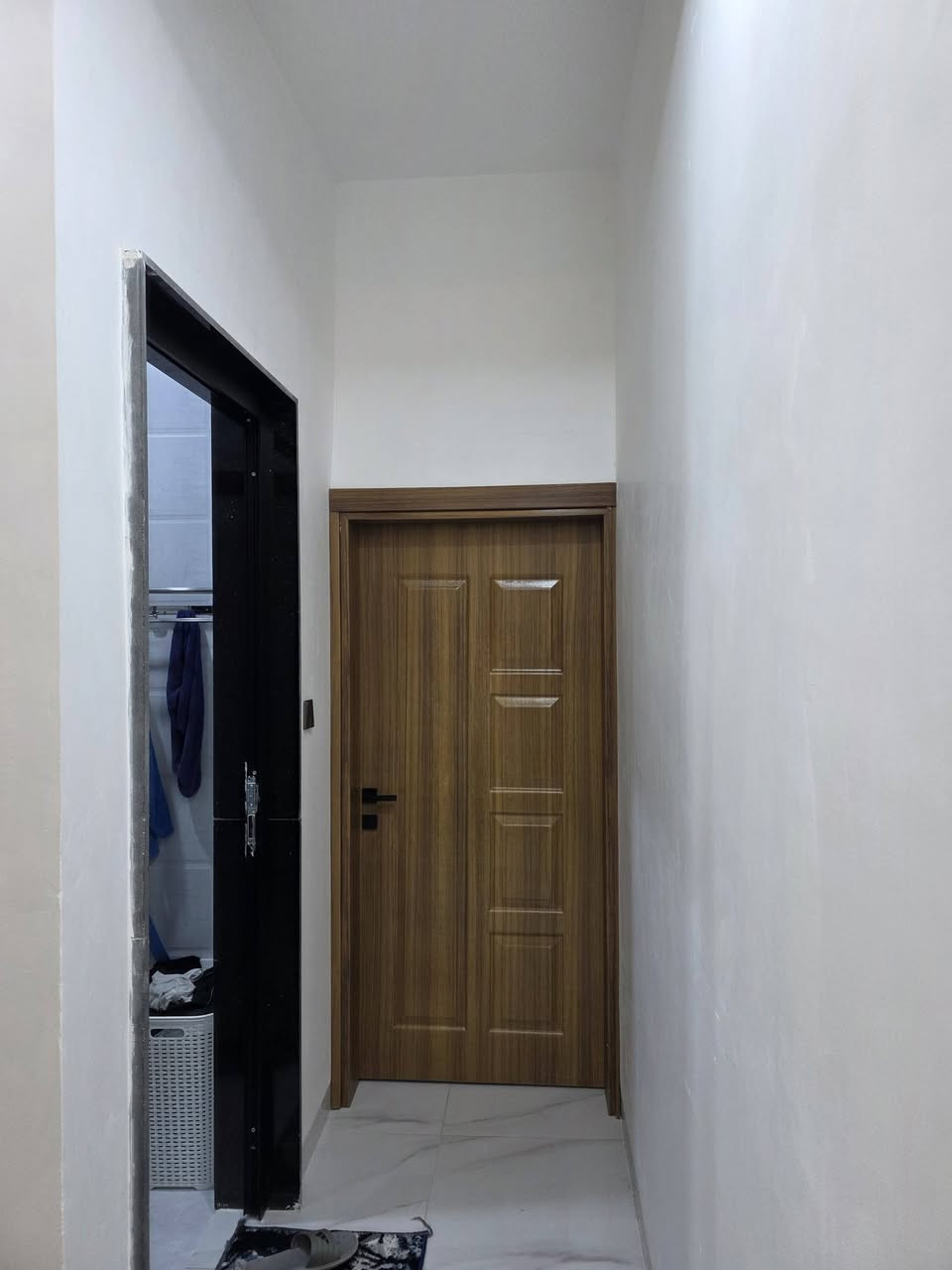 دار وارض للبيع المساحة 100 م واجهة 6.5 طابقين شارع كركوك مقابل مستشفى الحلبوسي وجامع البيت العتيق ملك صرف طابو قريب من الشارع العام بناء زيرو 3 غرف نوم واستقبال وهول وبيتونة .
عقارات صفوة البيت حي المصارف قرب جامع سعدي مهدي
***********
***********
