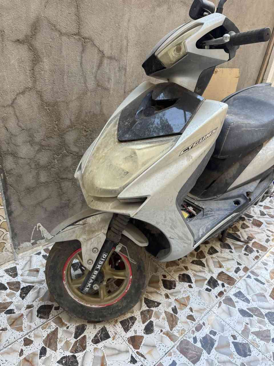 سكنس نضيفه بصمه تشغيل عن بعد بصمه انذار وقفل بلوتوث الدراجه طفت ومشتغلت ابيع كايمه السعر 300بغداد الشعب حي البساتين للاستفسار خاص


**إذا كنت صاحب هذا الإعلان وتريد حذفه لأي سبب، رجاءا أرسل رسالة إلى الدعم الفني**