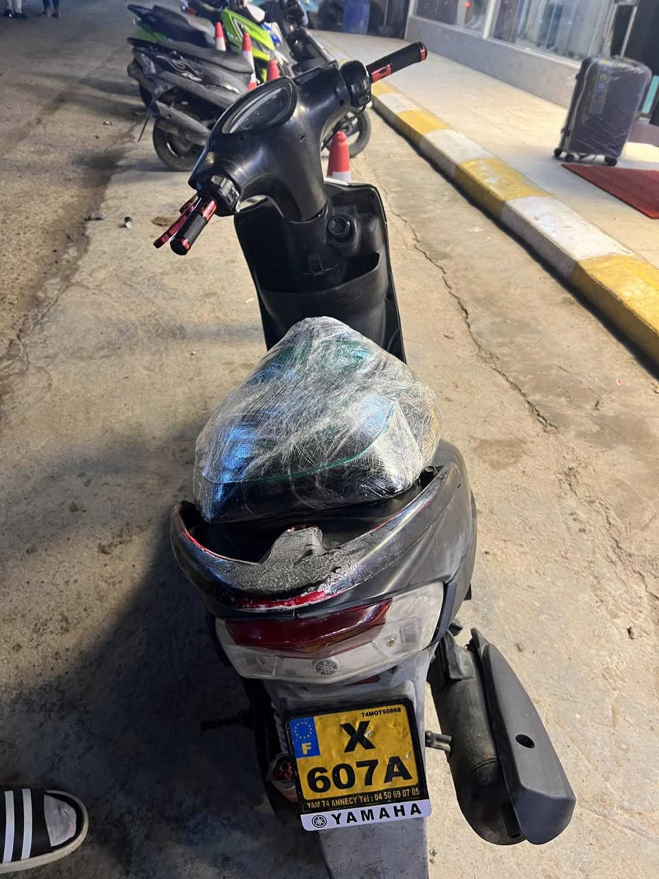 #للبيع او مراوس
دراجه ماكس بوشه ٤٩ 
بيهه تزويد ، دبلات خلفي و أمامي 
سلف رياضي و يدات بريك و بانزين 
السعر خااص
مكاني قضاء عفك


**إذا كنت صاحب هذا الإعلان وتريد حذفه لأي سبب، رجاءا أرسل رسالة إلى الدعم الفني**