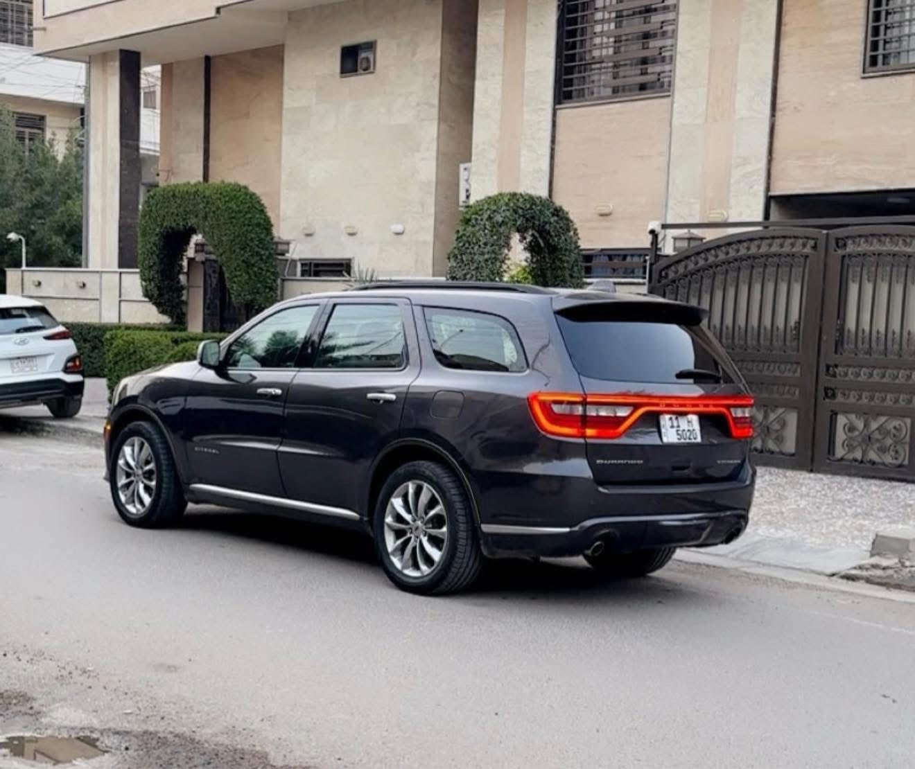 دورنكو موديل 2021 ClTADEL اعلى فئة بالمواصفات فول 1/1
الحادث جاملغ وشوية من باب مرفق حادث مع صور 
رقم بغداد  (مميز )  
الاتصال على رقم   ***********  
المواصفات فول 1/1 اعلى فئة كراسي منفصله 
*بصمة
*فتحة
*صندوق كهرباء
*كراسي منفصله خلفية 
*كشنات ذاكرة 
*كشنات تدفئة تبريد 
*استيرن تدفئة 
*رادارات امامية وخلفية
*نفطة عمياء
*هيتر بالمراية
*تشغيل عن بعد 
*كراسي الامامية كهرباء 
*استيرن كهرباء 
*خرن ميموري 
*تبريد ثلاث 
*حساسات امامية وخلفية
ماشية 32 الف
*شاشة كبيره 
*شاحن موبايل 

محرك 6 سلندر 

السعر   255 
الاتصال على رقم ***********
