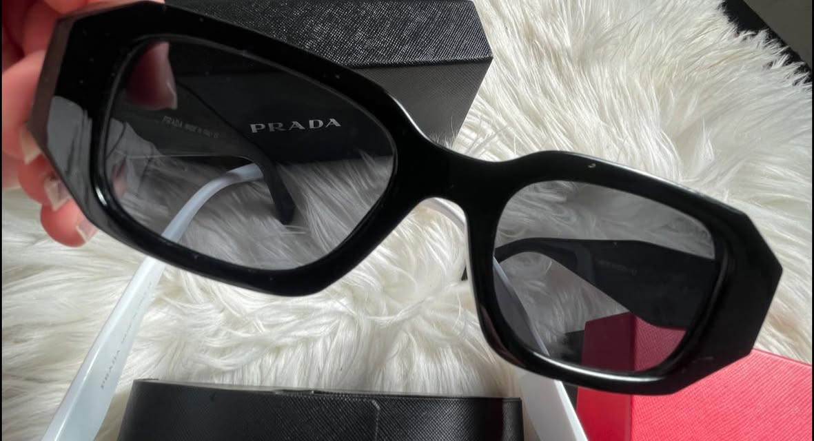 برادا.  رهيبة تصميم جدا عصري رجالي نسائي 
قطع مو بسهولة تتوفر مميزة جدا 
متوفرة ب لون الاسود والابيض الختومات البيها هي تسولف 
🫶❤️😍
ترهم للكبلز سعر القطعه مع البكج ب15الف فقط 
يتوفر توصيل لكل المحافظات


**إذا كنت صاحب هذا الإعلان وتريد حذفه لأي سبب، رجاءا أرسل رسالة إلى الدعم الفني**