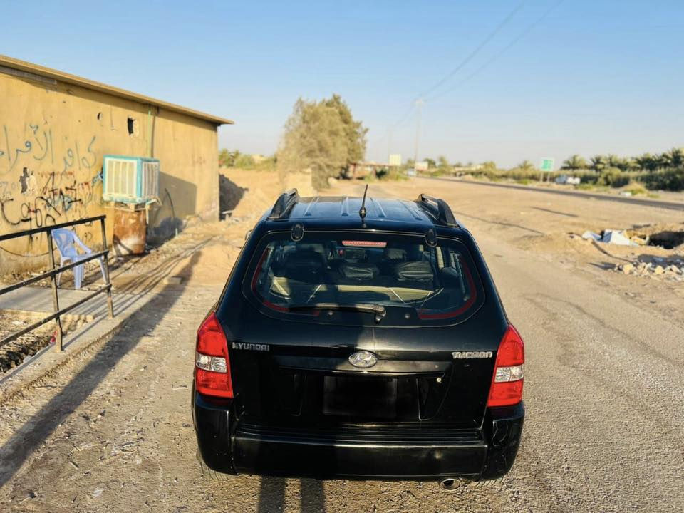 السلام عليكم توسان 2009 خليجي مكينه 2000 سياره كلش نظيفه كير ومكينه مكفوله كفاله عامه ماعدا شبر بدايه البنيد تدفئه تبريد سياره داخل وخارج نظيفه احله من الصور رقم اربيل انكليزي بأسمي مداور مباشر 
مكان السياره بابل
 السعر  ١٢٢ 
للاستفسار الاتصال ***********
