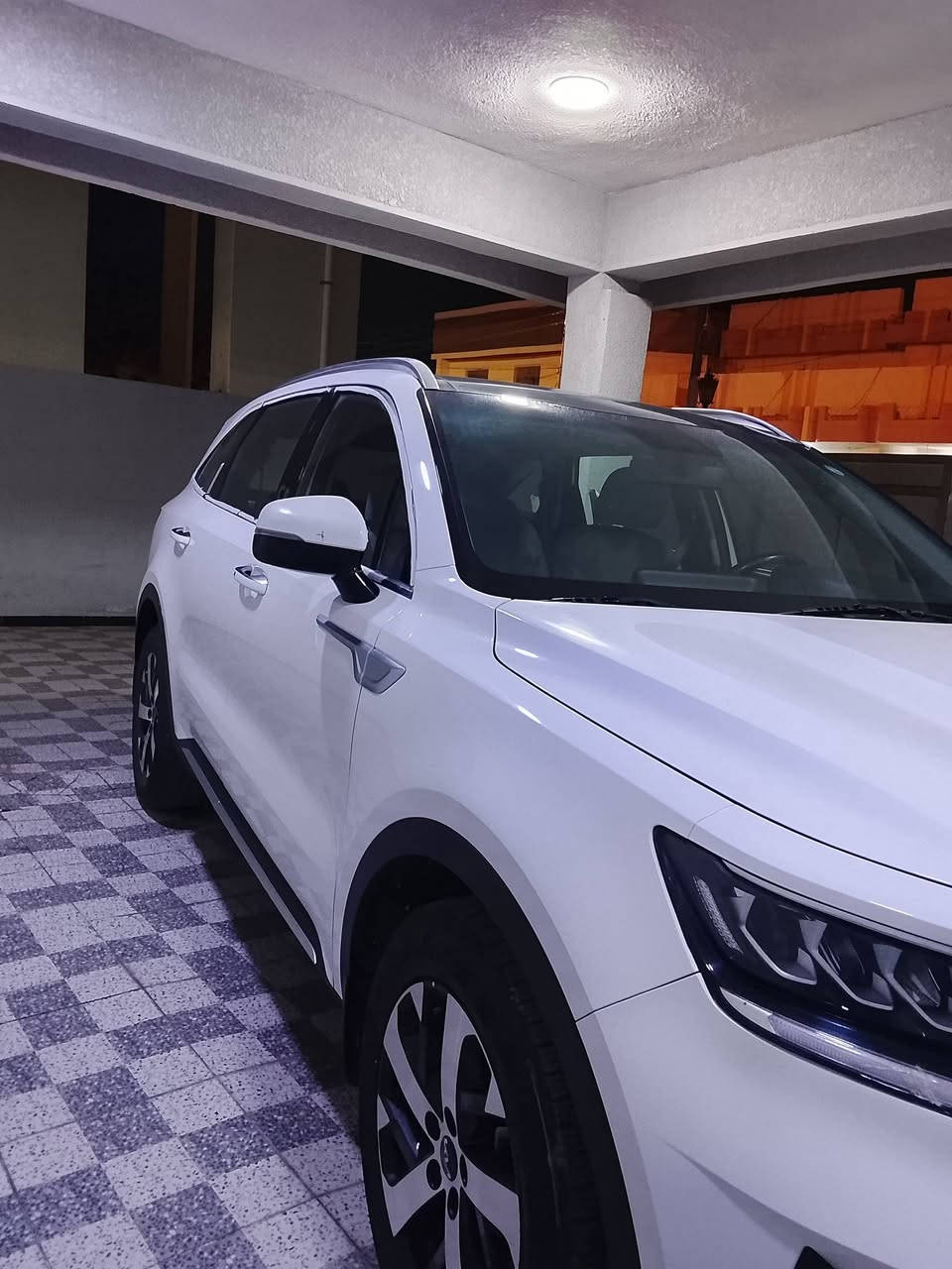 السلام عليكم سورينتو للبيع موديل 2023 فول مواصفات للاستفسار رقم ***********
