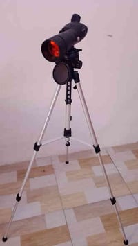 ناظور يقرب 2 كم مع زووم 60 أكس للبيع جديد مع حقيبة وستاند كبير السعر 7...