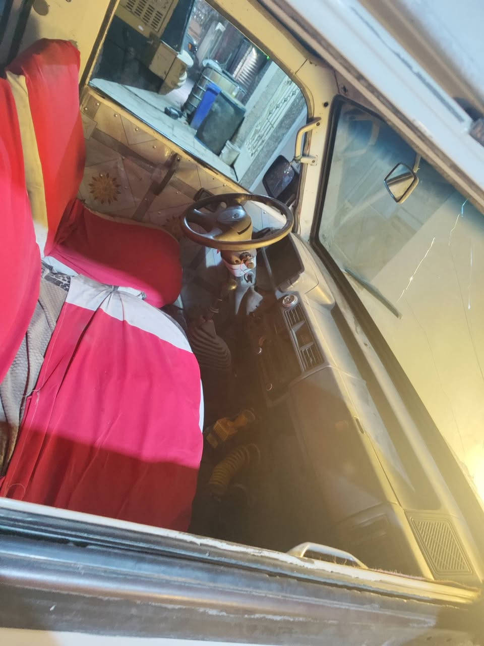 كيه ماصده للبيع سياره حلوه داخل وخارج
مكينه تبخر بس شغاله كير حلو سياره ما متعوبه دخم تاير جديد 
رقم الماني بابل ما اندل راعيهه اتكفلك سرقه وعشائر 
مكاني بغداد مدينه الصدر الستفساره *********** 
السعر 18 وبيهه مجال حق الجيه
