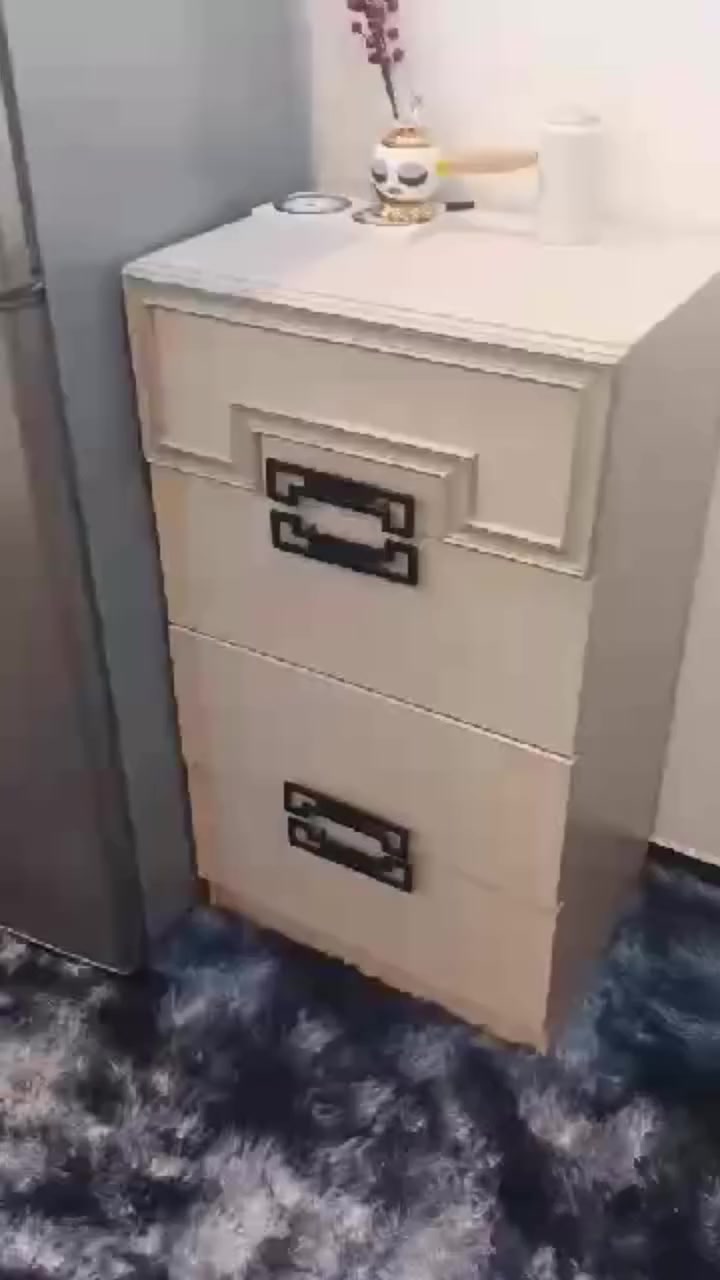 غرفه اخشاب تركي عدد ٨ قطع جديده استعمال ٧ اشهر فقط كنتور ٨ ابواب سرير قياس ٢٢٠ مع طابوريه السعر مليون و٢٥٠ قابل للتفاوض سبب البيع انتقال من محافظه لاخرى العنوان الإسكان الصناعي


**إذا كنت صاحب هذا الإعلان وتريد حذفه لأي سبب، رجاءا أرسل رسالة إلى الدعم الفني**