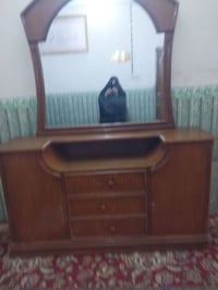 ميز صاج • غرفة نوم