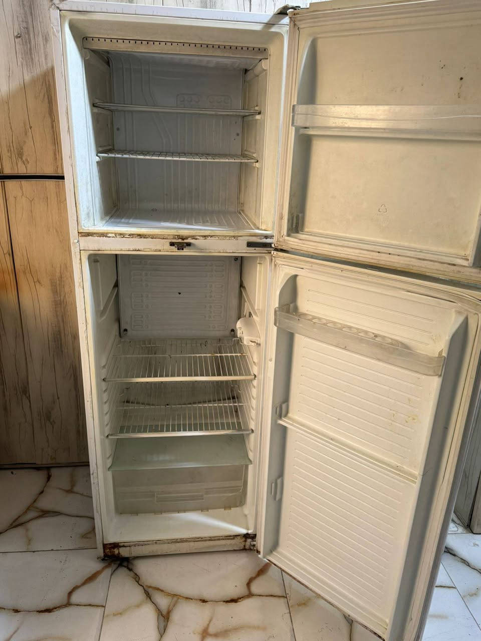 ثلاجه ١٢ قدم ١٢٥ يي مجال


**إذا كنت صاحب هذا الإعلان وتريد حذفه لأي سبب، رجاءا أرسل رسالة إلى الدعم الفني**