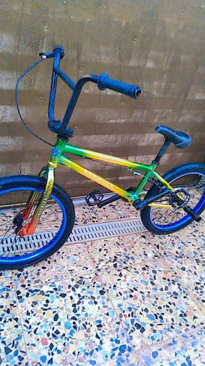 السلام عليكم بايسكلBMX7الوان
سعر خاص
رقم ***********
