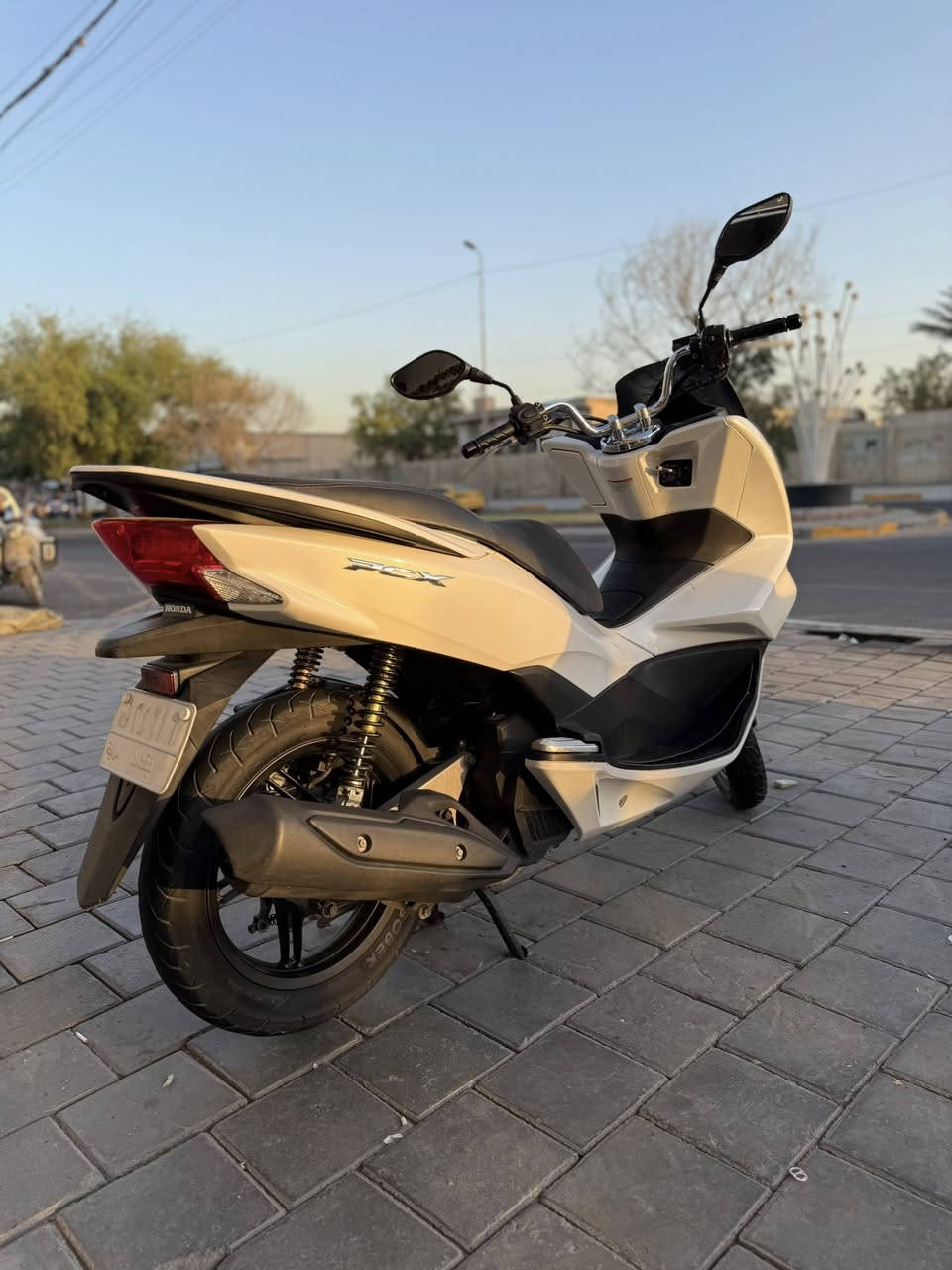 معرض الواثق لتجارة الدراجات النارية
هوندا pcx الجيل الثاني محرك 125

عداد الممشى 25,000
رقم بغداد مشروع وطني تحويل مباشر 
جاهزة وكاملة على اخر حباية 
مكفولة كفالة عامة شرط الفحص 
السعر 30 ونص 
***********
***********
