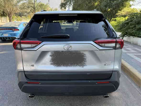 السلام عليكم
تويوتا راف فور XLE هايبرد رقم بغداد بدون ايرباگ
وارد امريكي موديل 2025 دخول جديد
لون سلفر
ماشيه 7000 مشي امريكا فقط
كامله مابيها اي نقص بحالة الوكاله
بيها صبغ جاملغ خلفي ايسر وشويه من قبغ الصندوگ
جميع الايرباگات سليمه

المواصفات:
- فتحة سقف
- بصمة
- لايتات فول زينون
- رادار جانبي Blind Spot
- رادار امامي مانع تصادم
- رادار تحديد مسار
- كشنات كهرباء 
- هيتر كشنات اماميه
- هيتر ستيرن
- تحكم ستيرن كامل
- جنطه خلفيه كهرباء
- ويل كب 18 سموك 
- ٣ انظمة قياده
- اوتو هولد
- هاند بريك بصمه
- شاشة كبيره نظام ابل كار بلي
- كاميرا خلفيه
- فور ويل (دفع رباعي)
- اشارات مري جانبيه
 
السعر المطلوب 26700$ يعني 267 ورقه رقم بغداد
مكان السياره بغداد / كاظميه 
***********
