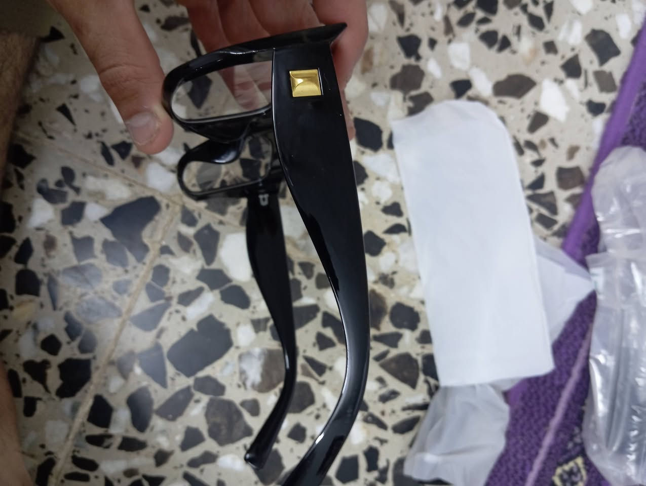نضارات اصلي 3 قطع ابيهن ب30


**إذا كنت صاحب هذا الإعلان وتريد حذفه لأي سبب، رجاءا أرسل رسالة إلى الدعم الفني**