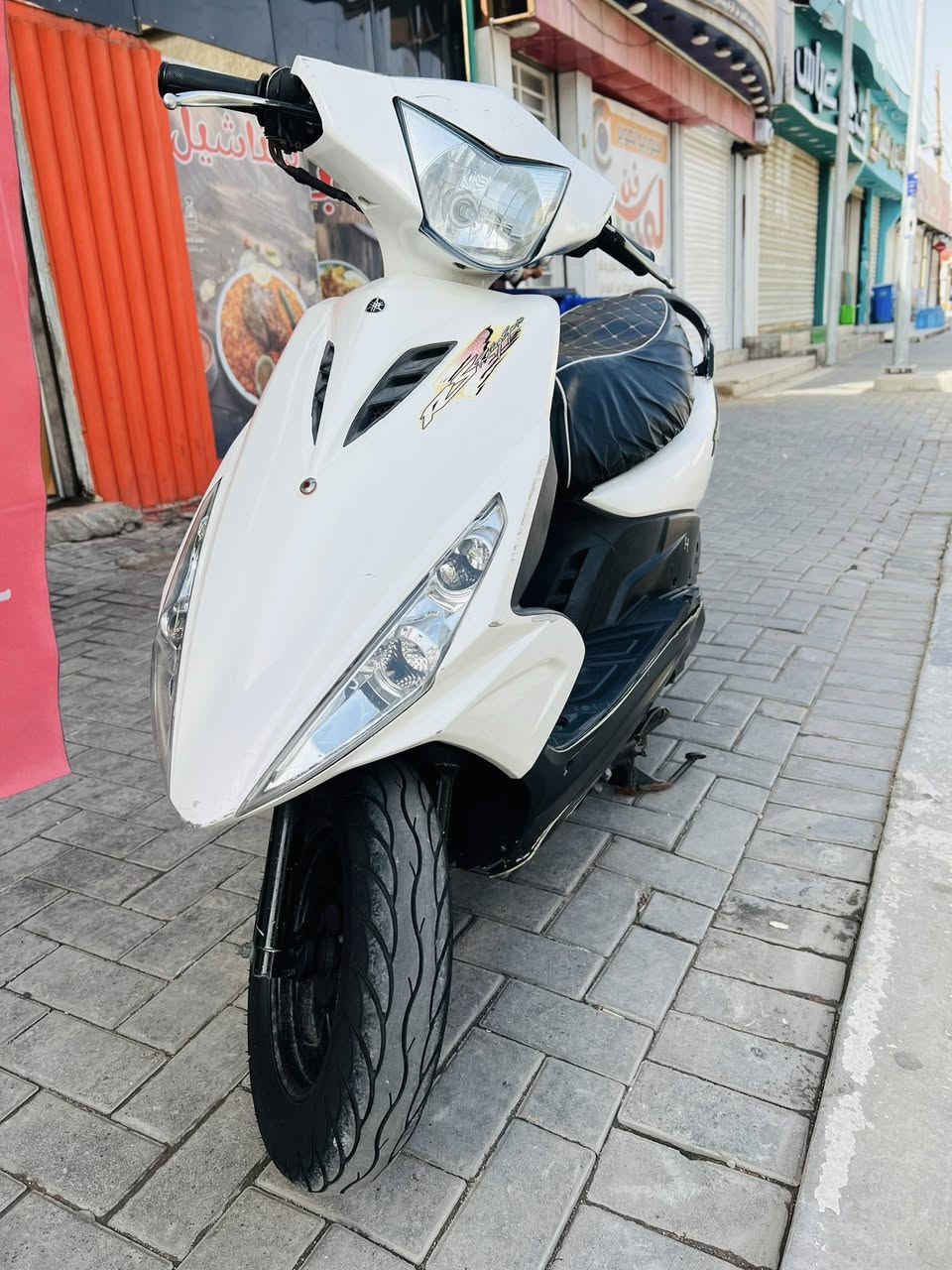 *   ٱلسَّلَامُ عَلَيْكُمْ اخوتي الاعزاء دراجه ماكس حديث مضلع نوزل الدراجه خير من الله نضيفه واستخدام شخصي الدراجه كلها على البلاد مامغير بيها شي دهن موتل وبانزين كله محسن اخلي الها نضيفه وناعمه والدراجه احلى من الصور بعد مكاني بصره حي المهندسين ورايدها 850.000 وللشراي يأيمر ويدلل ***********
