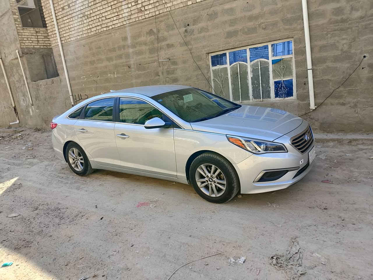 سلام عليكم سوناتا موديل 16 سياره جديده ماشيه 119 بيها صبغ 3 قطع مال أمريكا  بدون ارباك دواخل السعر 115 وبيه مجال الشراي يتصل ويدلل علوان البلديات هاتف ***********
