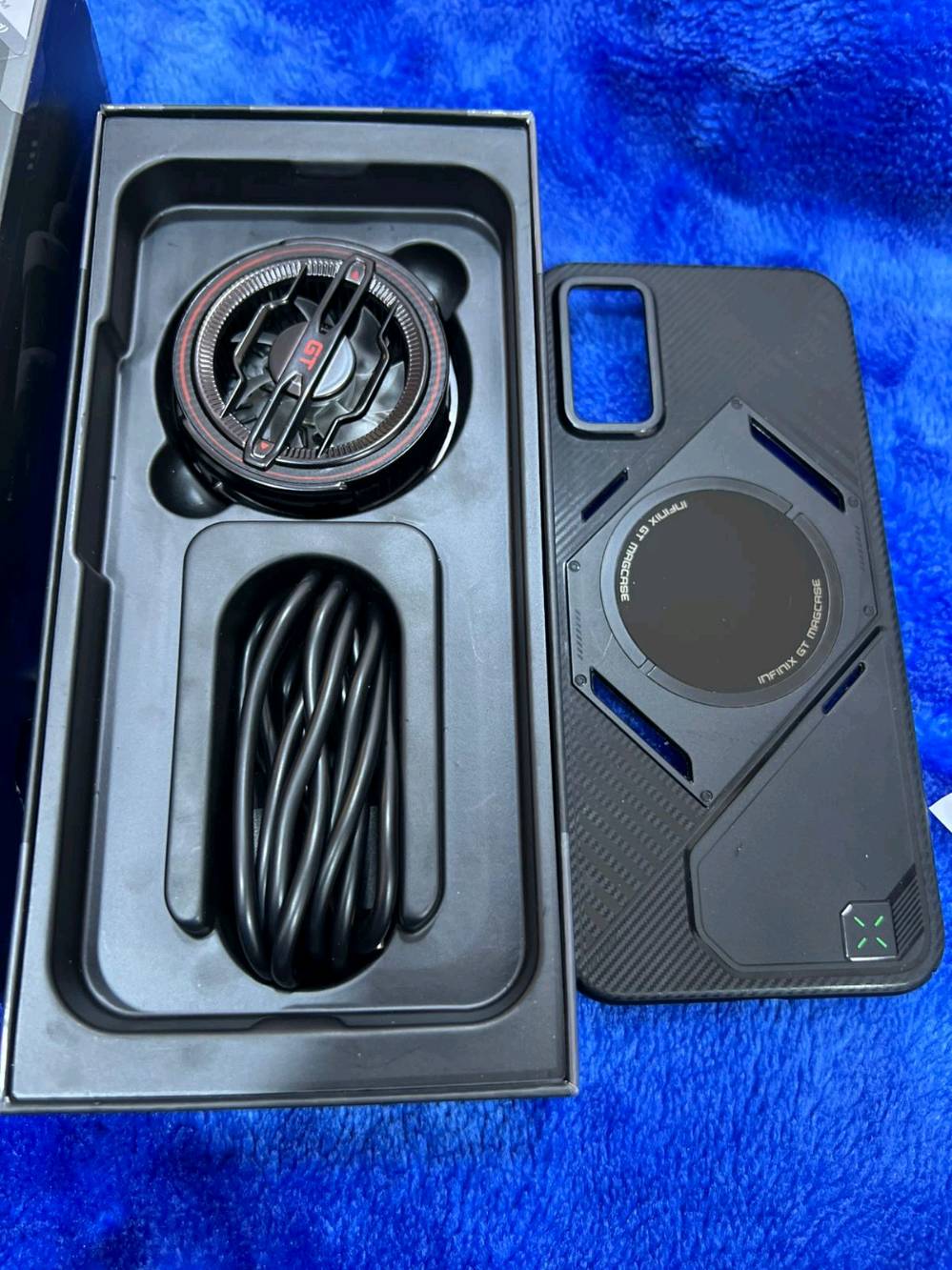 للبيع: جهاز Infinix GT 30 Pro (وحش الألعاب)
​الجهاز بحالة ممتازة ومواصفات جبارة لعشاق الألعاب والأداء العالي:
​الشاشة: 6.78 إنش AMOLED بتردد 144Hz، ألوان خرافية وسطوع عالي جداً.
​الأداء: معالج MediaTek Dimensity 8350 Ultimate (4 نانو) أداء سريع جداً.
​التصميم: تصميم Cyber Mecha المميز مع إضاءة RGB قابلة للتخصيص.
​ميزات خاصة: أزرار GT Shoulder Triggers مخصصة للألعاب.
​الكاميرا: كاميرا رئيسية 108MP لصور واضحة وتفاصيل دقيقة.
​البطارية: 5500 مللي أمبير مع شحن سريع 45W.
​إضافات: مقاوم للرذاذ والغبار (IP64)، صوت ستيريو محيطي من JBL.
​السعر المطلوب: 425 (وبيه مجال للجادين).
​للاستفسار أو الشراء، يرجى التواصل عبر الرقم: ***********