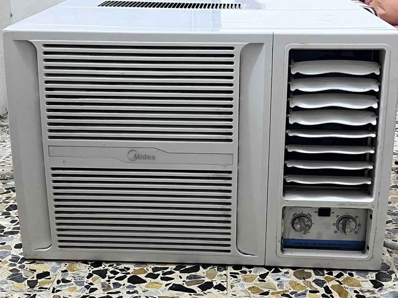 سلام وعليكم. مكيف لللبيع نوع ميديا2 طن تبريد ثلج جهازجديد ممستخدم قليل غاز الاصلي لاداخل تصليح ولاشي    العنوان بغدادا زعفرانيه. سعر 300


**إذا كنت صاحب هذا الإعلان وتريد حذفه لأي سبب، رجاءا أرسل رسالة إلى الدعم الفني**