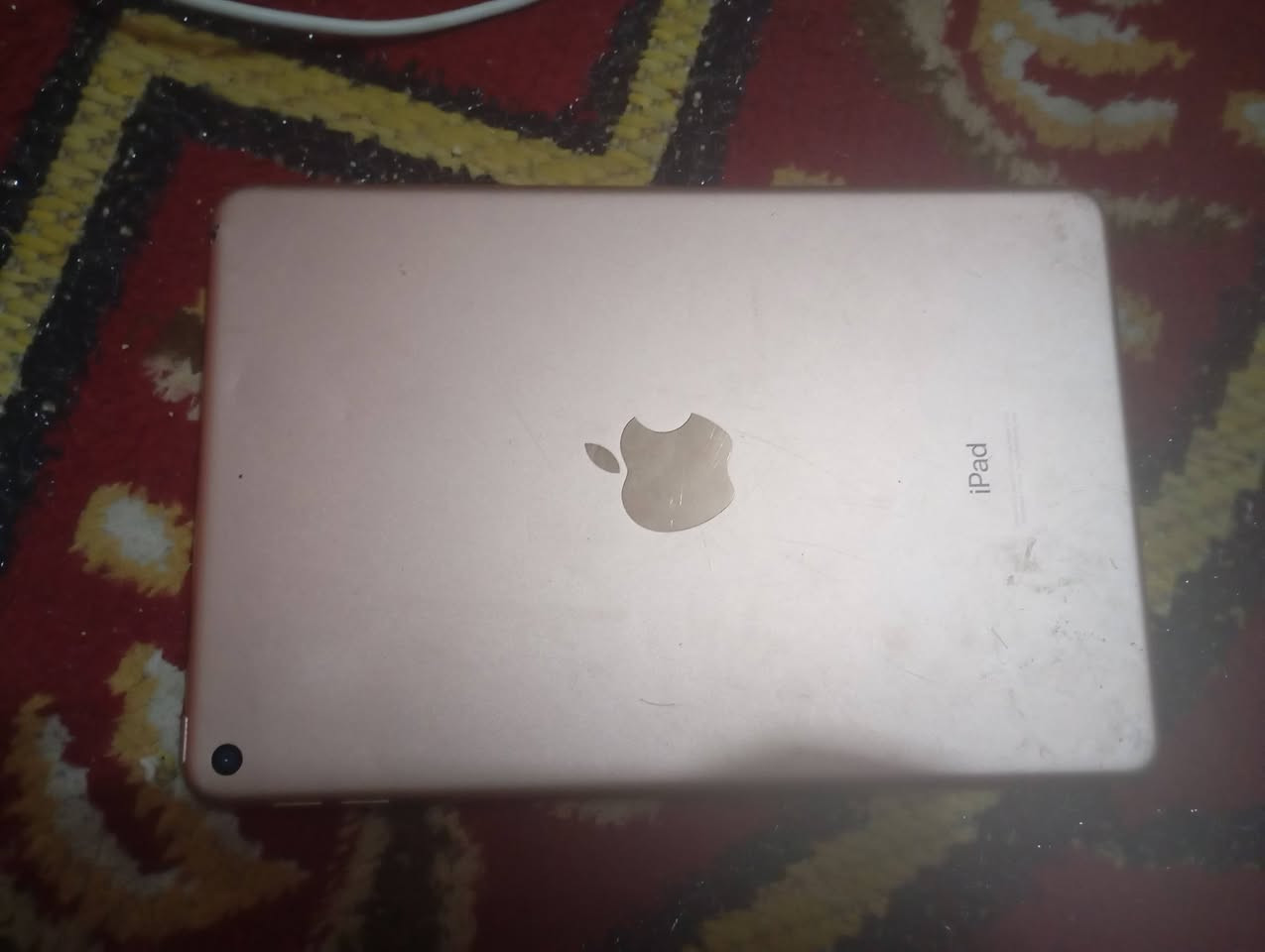 ايباد مني 5 نضيف بدل بس شاشه وكيل اصليه سع225 وبي مجال***********
