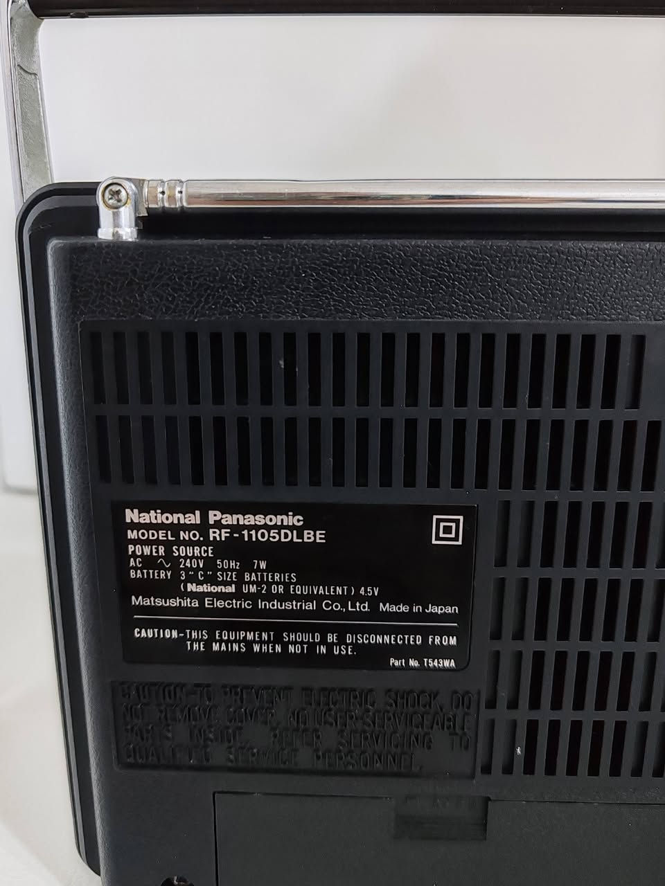 راديو ناشنال باناسونيك صنع في اليابان
نظافة  ٩٥٪
National Panasonic  RF-1105 DBLE
Made  in  Japan
اربع موجات  FM, MW, SW, LW
ممتاز خارق في سحب المحطات
جهاز بلادي على وضع الشركة لامفتوح ولاتصليح
يشتغل كهرباء مباشر و يشتغل ب ٣ باتريات وسط
 السعر  ١٧٥  الف


**إذا كنت صاحب هذا الإعلان وتريد حذفه لأي سبب، رجاءا أرسل رسالة إلى الدعم الفني**
