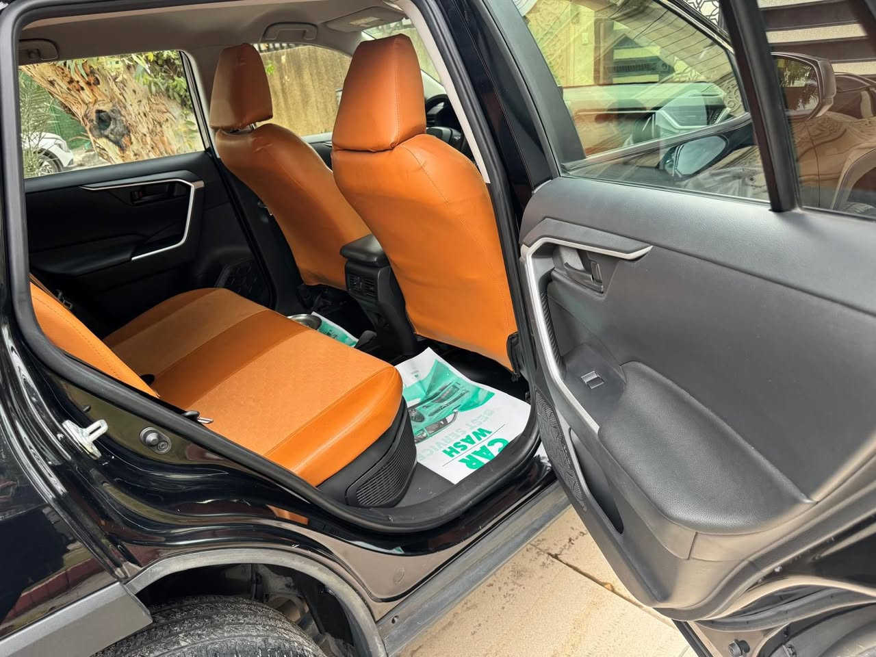 بسم الله ما شاء الله
تيوتا راف4 هايبرد موديل 2022 بدون حادث 
دفع رباعي AWD
رقم بغداد دولي
محرك 2500 هايبرد / لون اسود
وارد امريكي / مواصفات LE
عداد المسافة (49 الف كم) فقط
السعر (25000) دولار قفل
التحويل ثاني يوم

***********
