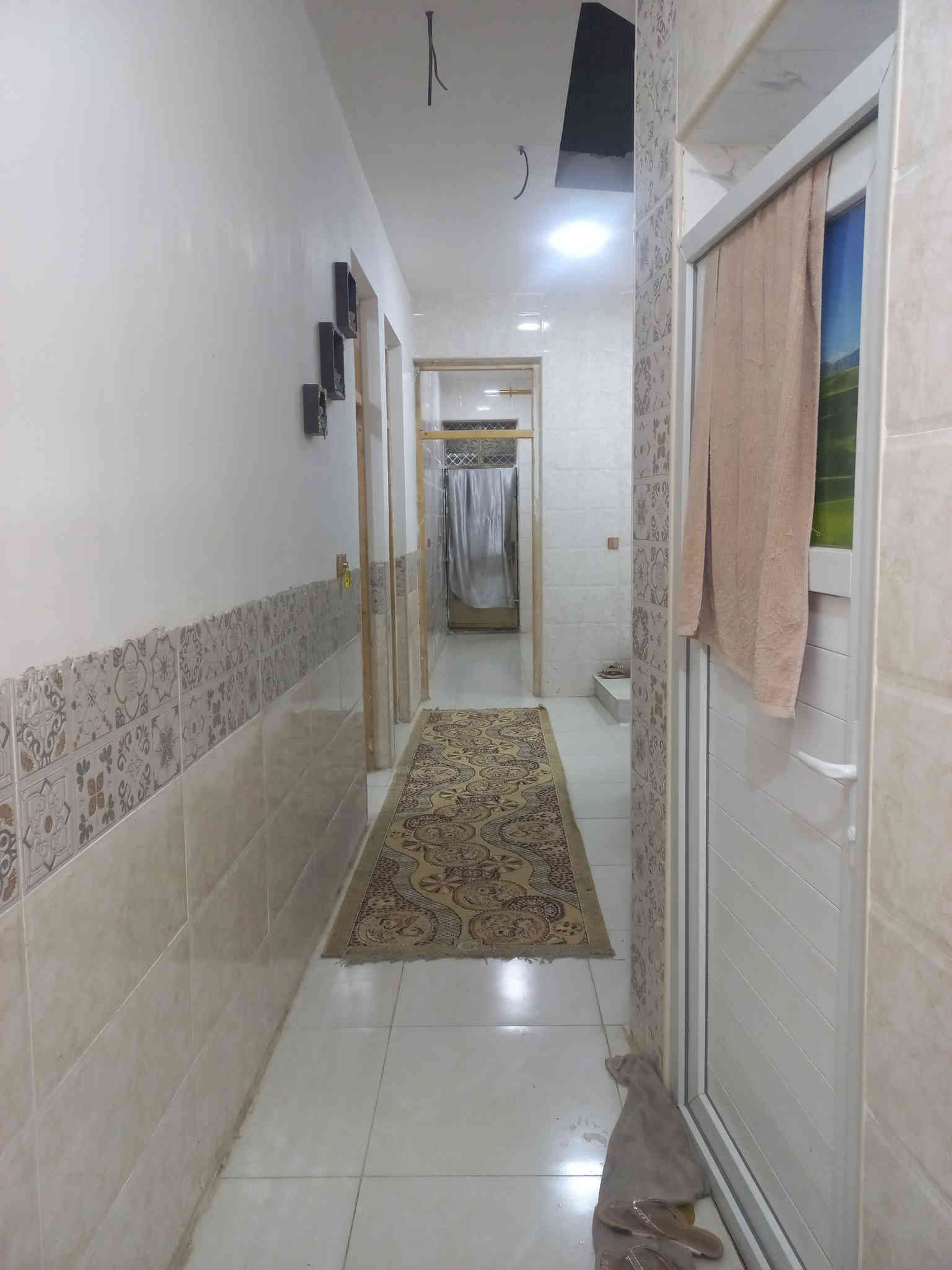 بسم الله الرحمن الرحيم الدار للبيع المساحه 100مربع الواجهه ٧
النزال 15 بناء جديد طابق واحد منطقة السريدات الجديده بل المربع الثالث نهايه شارع منصور الرقم***********
