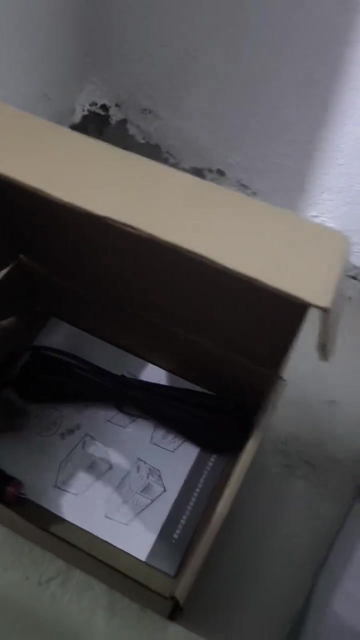 ثلاجات من ماركة ALPICOOL
بأحجام : 20L. . 50L
تشتغل على كهرباء السياره 12V.24V
تشتغل على كهرباء البيت 220V
الثلاجه موجود بيها نضام حمايه كامل على سيارة من ناحية الكهربائيات 
 للحجز والاستفسار راسلنا على الصفحه او واتساب
واتساب:***********
