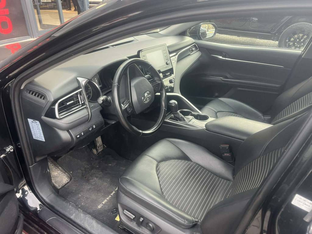 کامری مۆدیل 2022 مواسەفات SEپڵەس ڕەقەم و سەنەوی و ژینگەی تازە  بەشەرتی تحویل و غرامە بەشەرتی گێڕو مەکینە سەیارەکە زۆر جایزەو بێ مەسرەفەو ماڵی دۆستە 71هەزاری حەقیقی ڕۆشتوە سەیارەیەکی فول گەنجانەیە تەنها سایەقێکی دەوێ سعری 185$معامەلە تلفون بکە *********** دار بنديهكان, السليمانية
