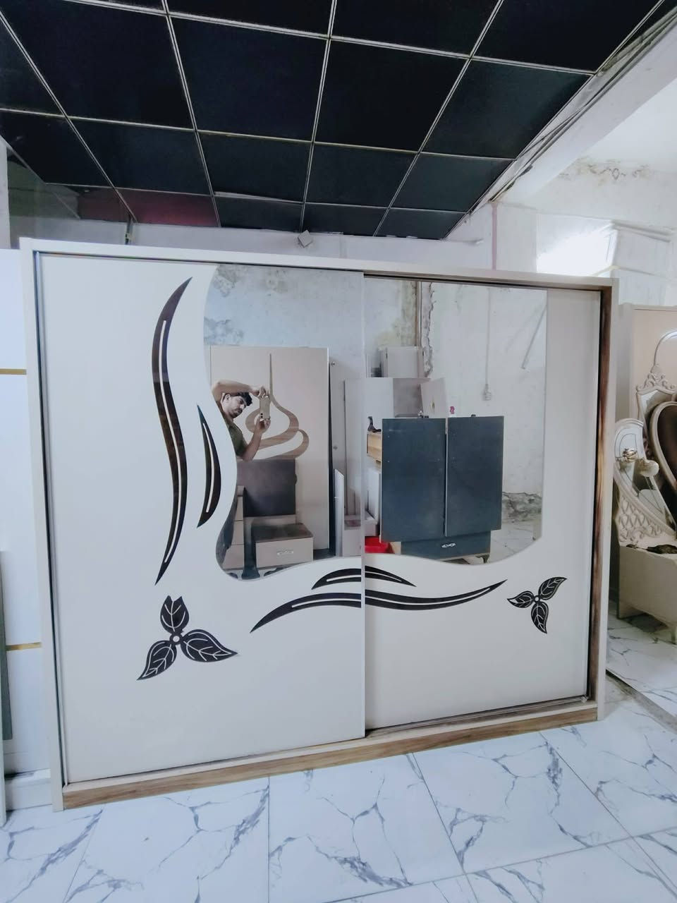 للبيع استفسار حجز وتساب سعر 475 الف ***********
