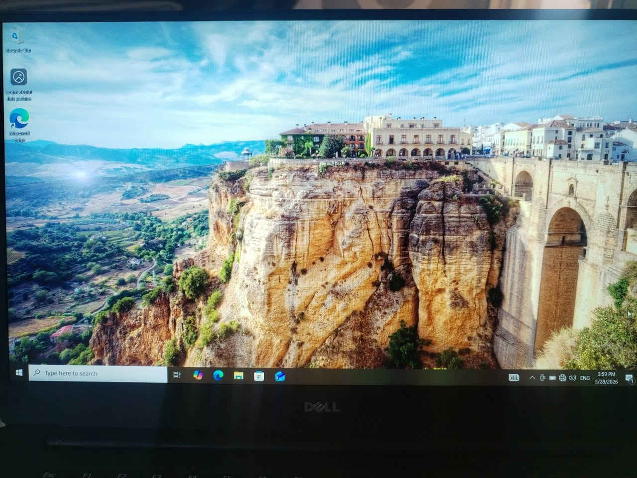 موديل الجهاز: Dell Precision 5510
المعالج (CPU):
​Intel(R) Core(TM) i7-6820HQ CPU @ 2.70GHz 2.71 GHz
​الذاكرة العشوائية (RAM):
​السعة: 8.00 GB (المتاح للاستخدام: 7.85 GB)
​السرعة: 2667 MHz
​كروت الشاشة (Graphics Cards):
​الكرت المنفصل: NVIDIA Quadro M1000M بذاكرة (2 GB)
​الكرت المدمج: Intel(R) HD Graphics 530 بذاكرة (128 MB)
​وحدة التخزين (Storage):
​المساحة الإجمالية: 500 GB
​نوع الهارد: SSD من نوع (SAMSUNG MZVLB512HAJQ-000H1)

حالت اللابتوب نظيفه جدا 95%
***********
السعر 400
